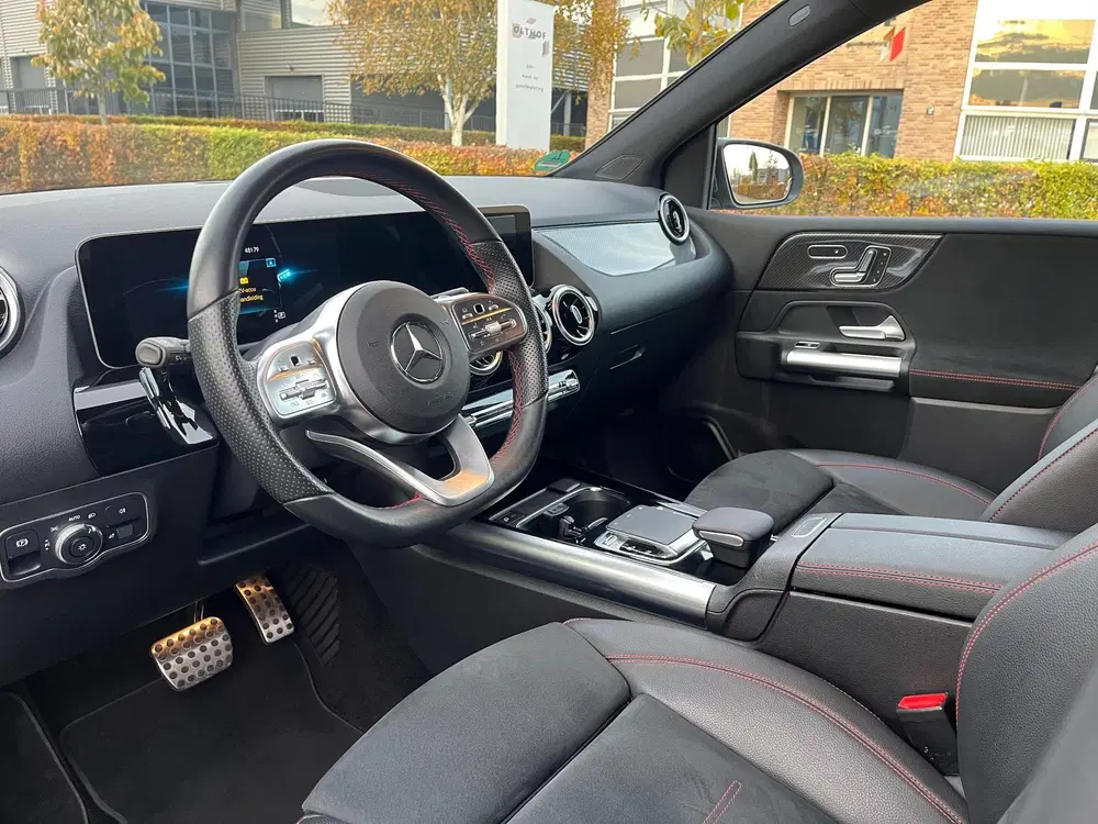 Mercedes-Benz B-Klasse 200 Business Solution AMG uit 2019, foto 9