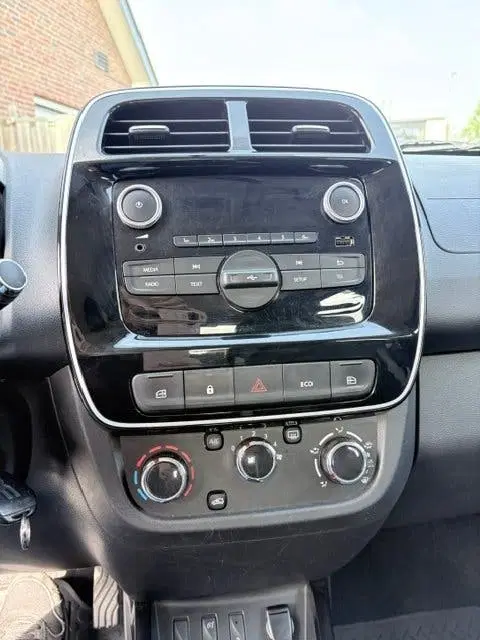 Dacia Spring 2024 uit 2024, foto 2