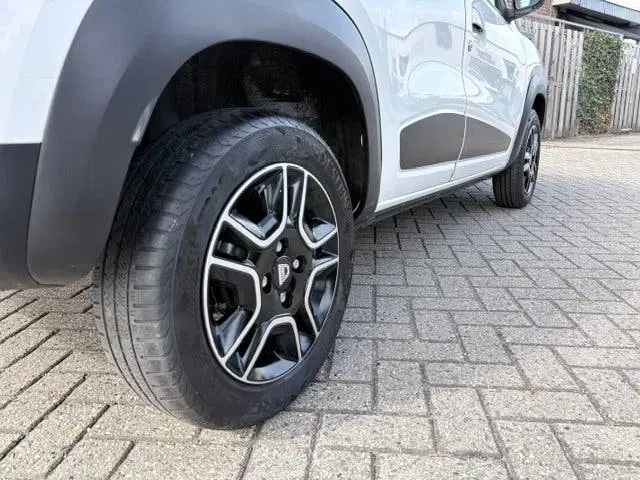 Dacia Spring 2024 uit 2024, foto 7