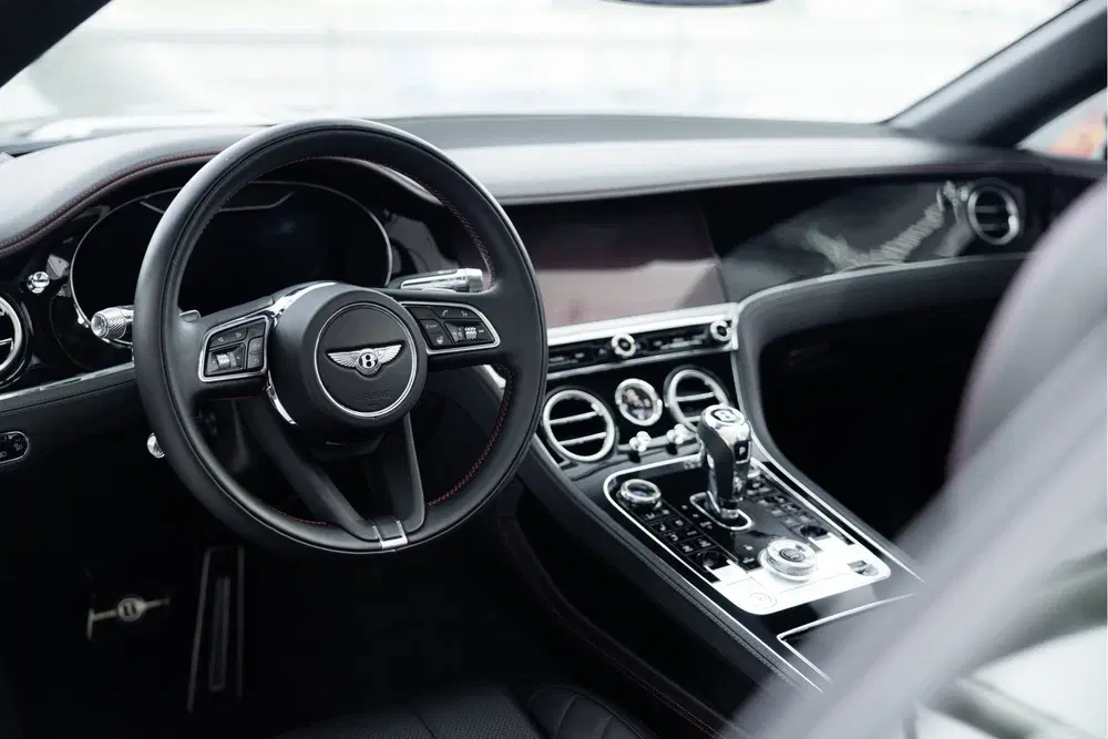 Bentley Continental GTC 4.0 V8 uit 2022, foto 13