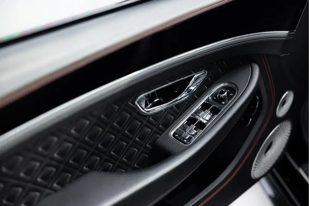 Bentley Continental GTC 4.0 V8 uit 2022, foto 8