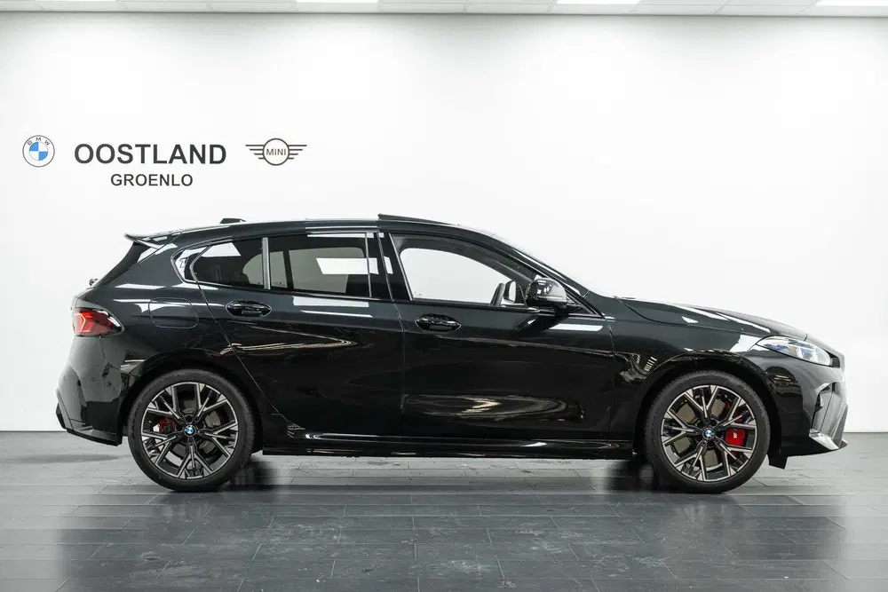 BMW 1-serie 120 M Sport Automaat uit 2026, foto 2