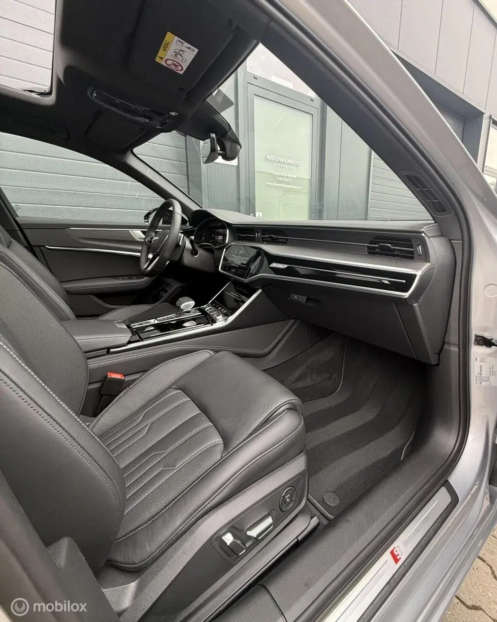 Audi A6 55TFSIe quattro Competition Matrix l Pano uit 2023, foto 10