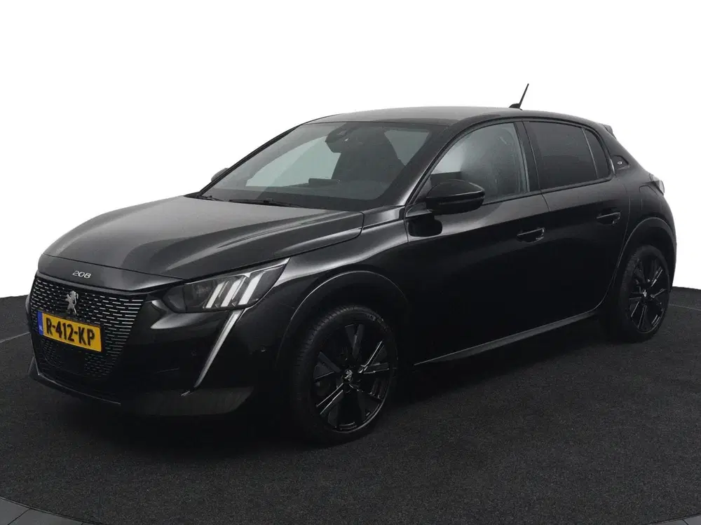 Peugeot 208 1.2 GT uit 2022, foto 10