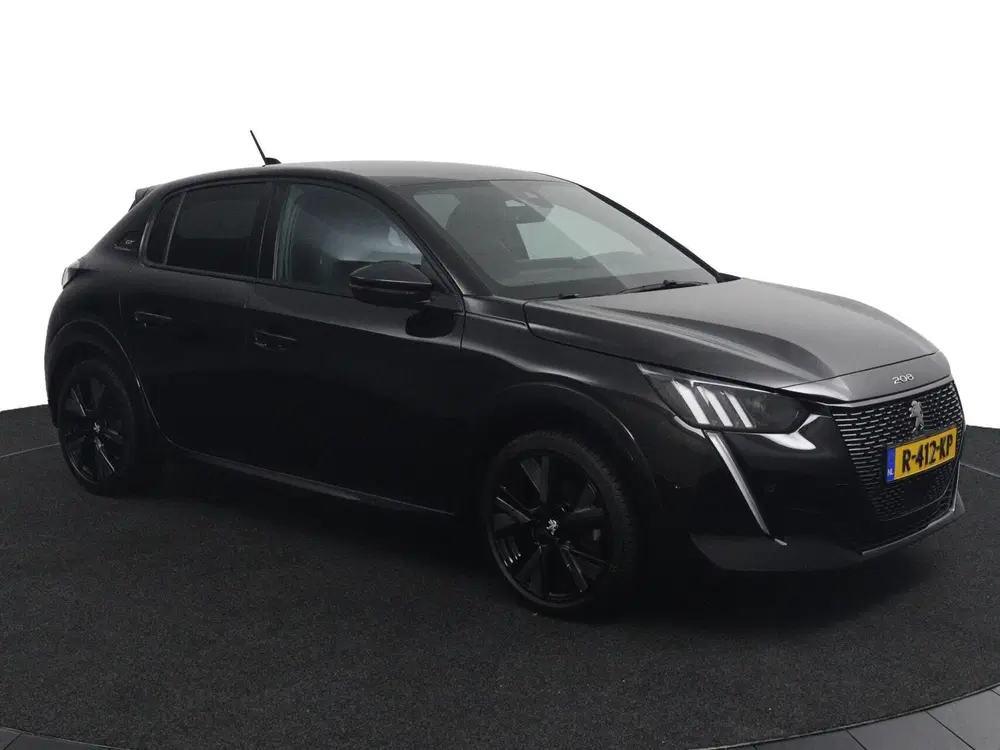 Peugeot 208 1.2 GT uit 2022, foto 11