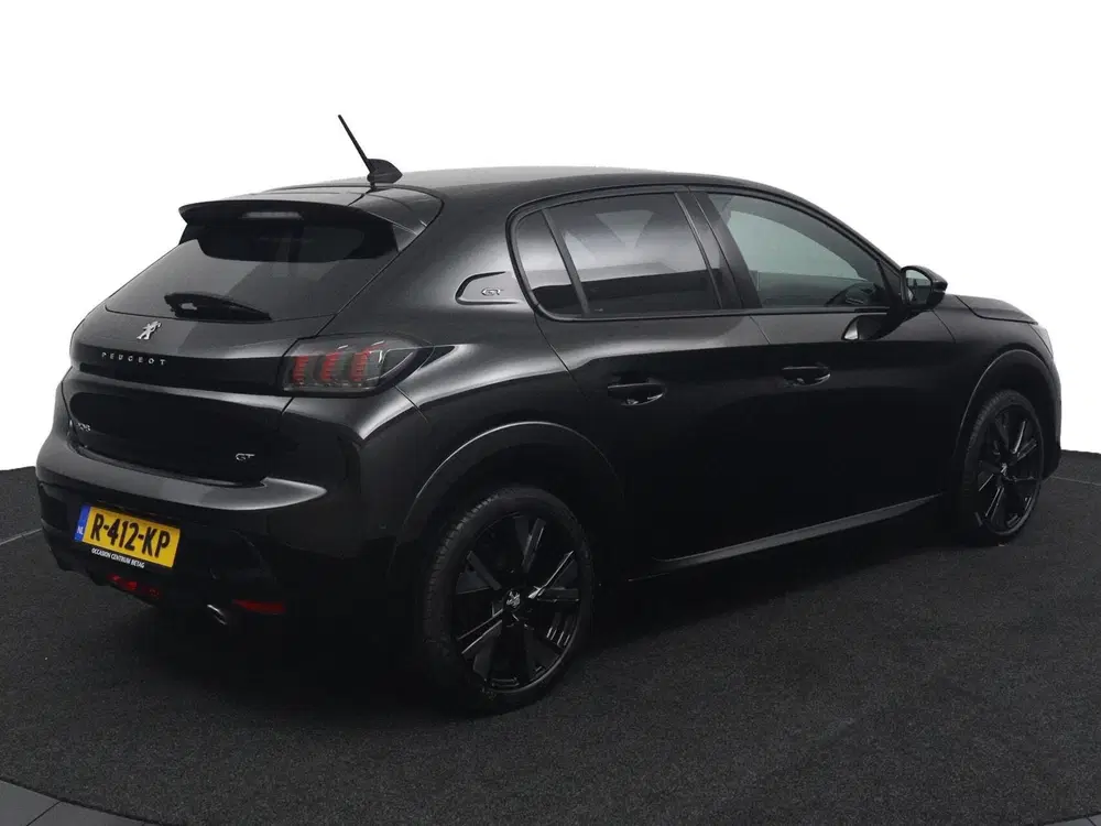 Peugeot 208 1.2 GT uit 2022, foto 2