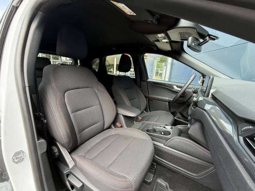 Ford Kuga 2.5 PHEV e-CVT 225pk ST-Line X uit 2024, foto 8