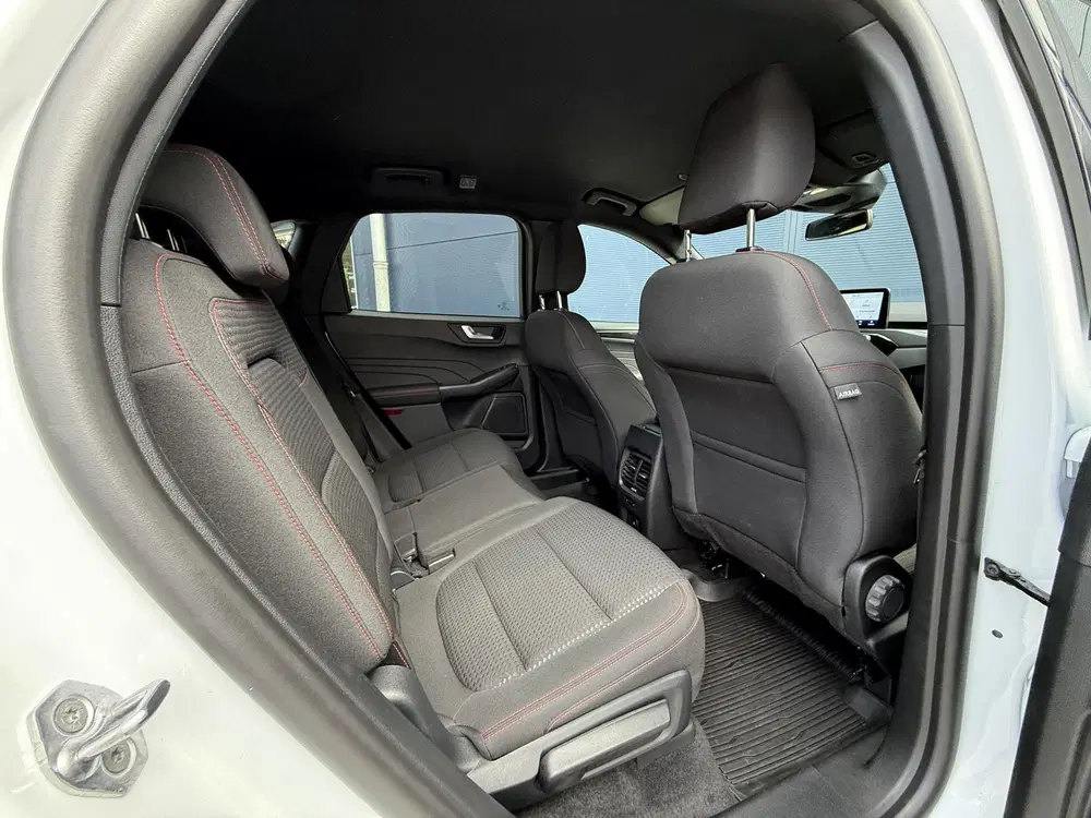 Ford Kuga 2.5 PHEV e-CVT 225pk ST-Line X uit 2024, foto 9
