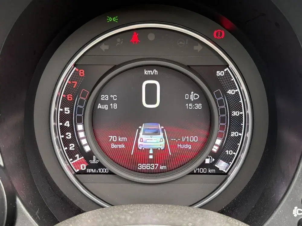 Abarth 595C 1.4 T-Jet uit 2021, foto 15