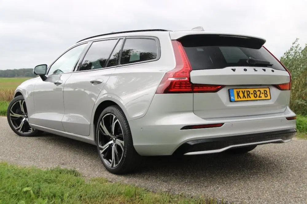 Volvo V60 T8 Recharge AWD Long Range uit 2024, foto 4