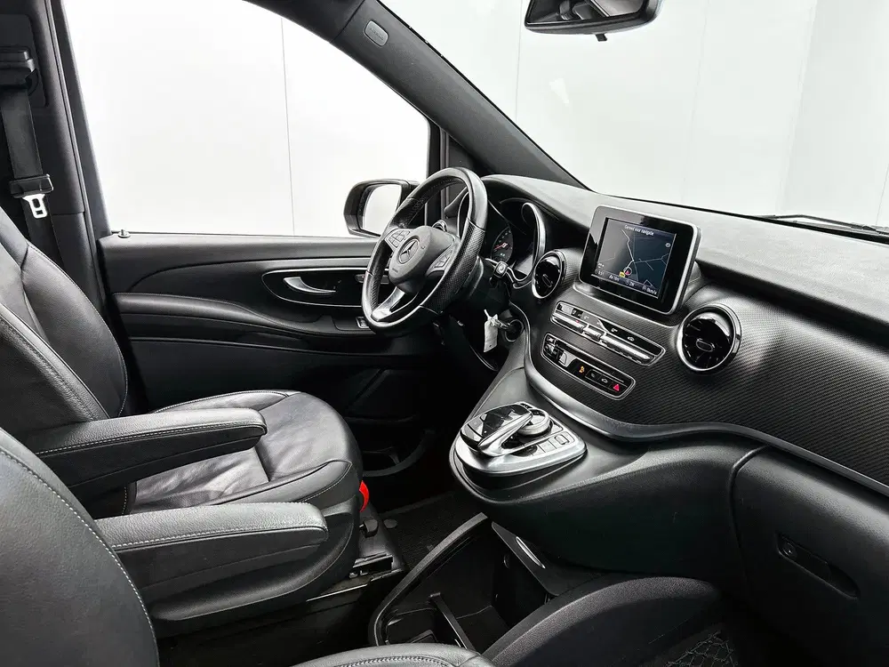 Mercedes-Benz V-Klasse 300d Lang DC Avantgarde AMG DAB uit 2020, foto 6