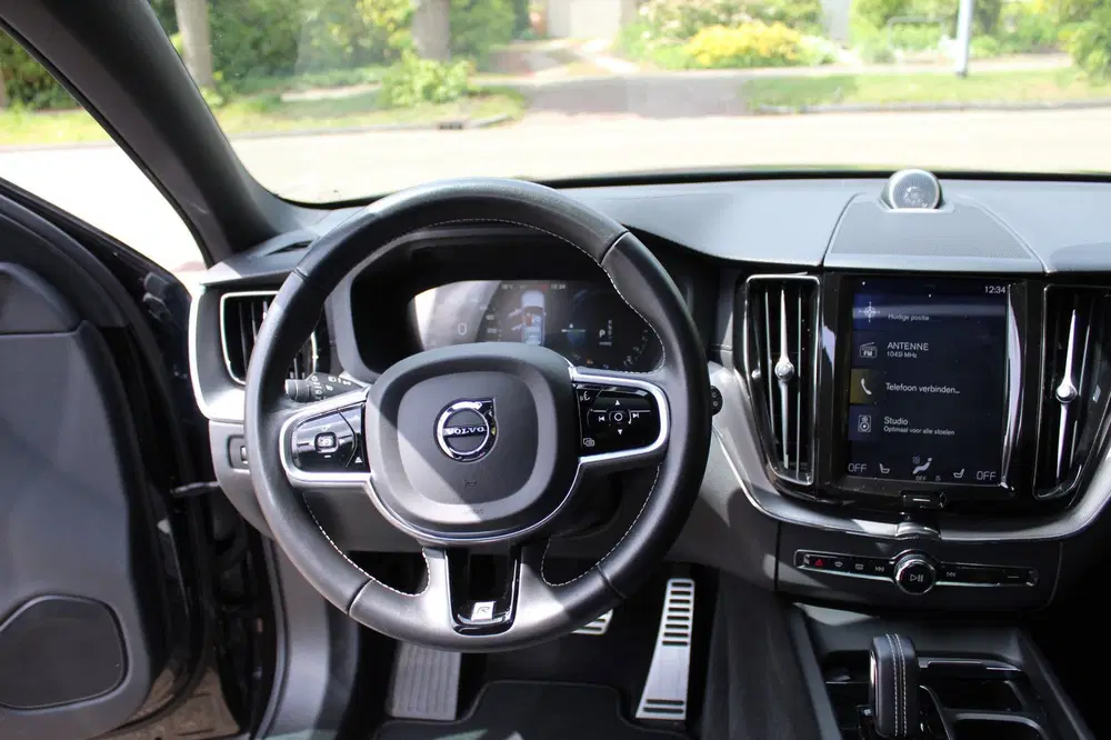 Volvo XC60 2.0 Recharge T8 AWD Inscription AUTOMAAT uit 2019, foto 2