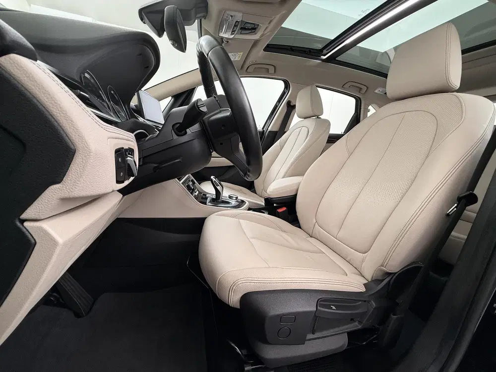 BMW 2-serie Active Tourer 218i Panoramadak uit 2022, foto 15