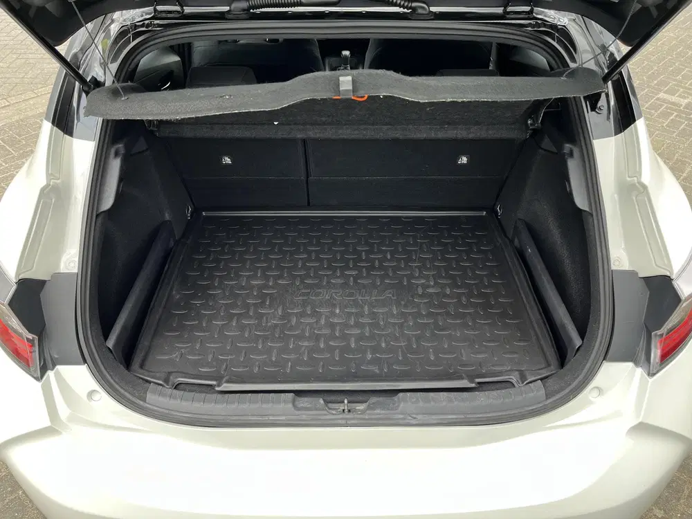 Toyota Corolla 2.0 Hybrid Executive uit 2019, foto 2