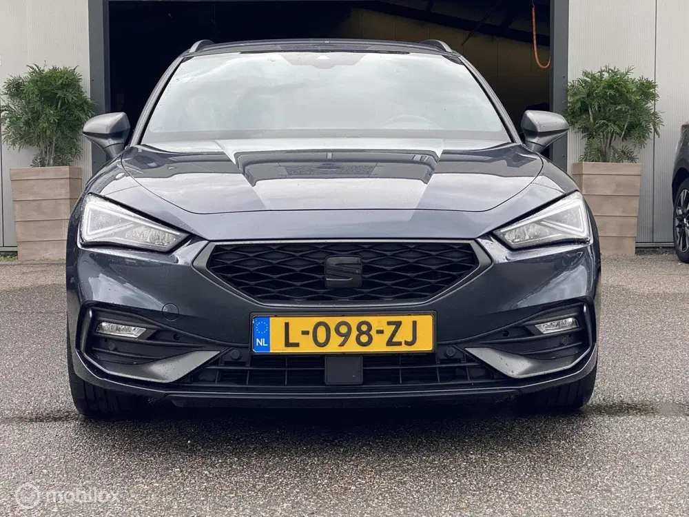 SEAT Leon 1.5 eTSI FR Business Intense uit 2021, foto 2