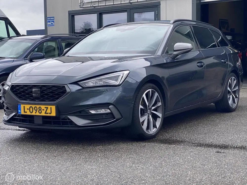 SEAT Leon 1.5 eTSI FR Business Intense uit 2021, foto 3
