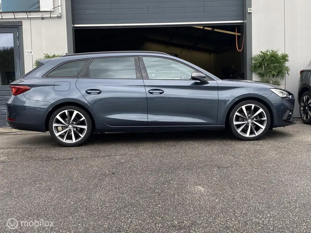 SEAT Leon 1.5 eTSI FR Business Intense uit 2021, foto 6