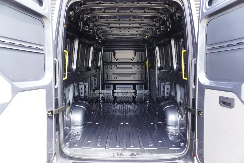 Volkswagen Crafter 180pk L4H3 uit 2024, foto 3