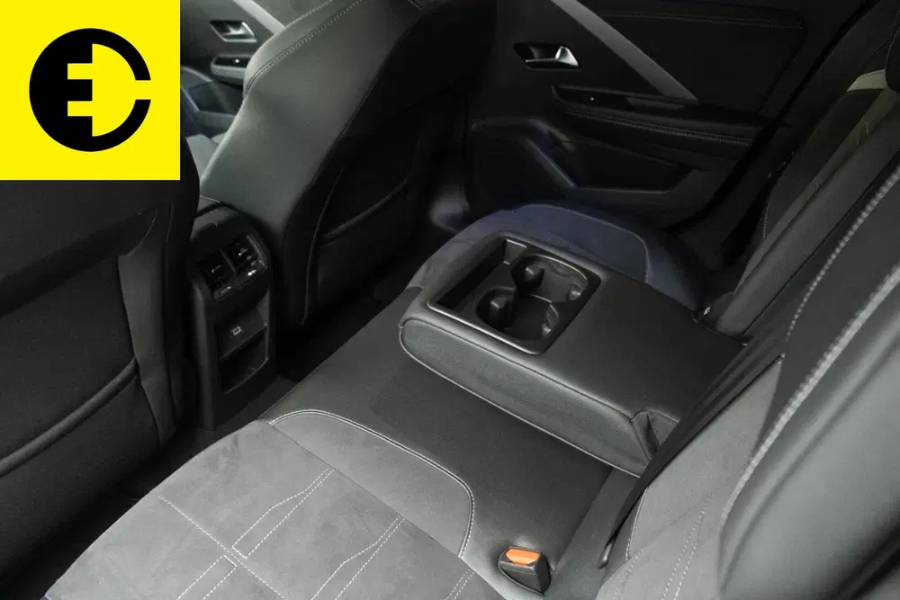 Opel Astra 54 kWh uit 2023, foto 8