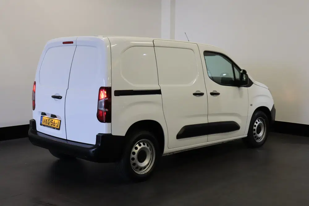 Peugeot Partner 1.5 BlueHDI 130PK Automaat EURO 6 uit 2021, foto 2