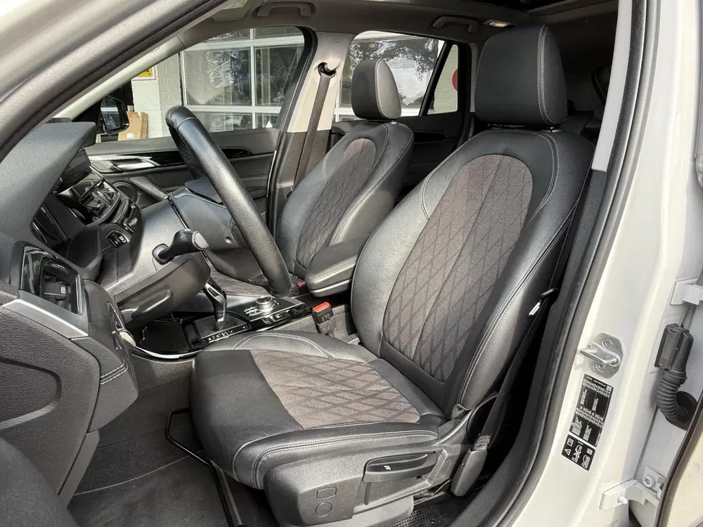 BMW X1 xDrive25i X LINE uit 2019, foto 4