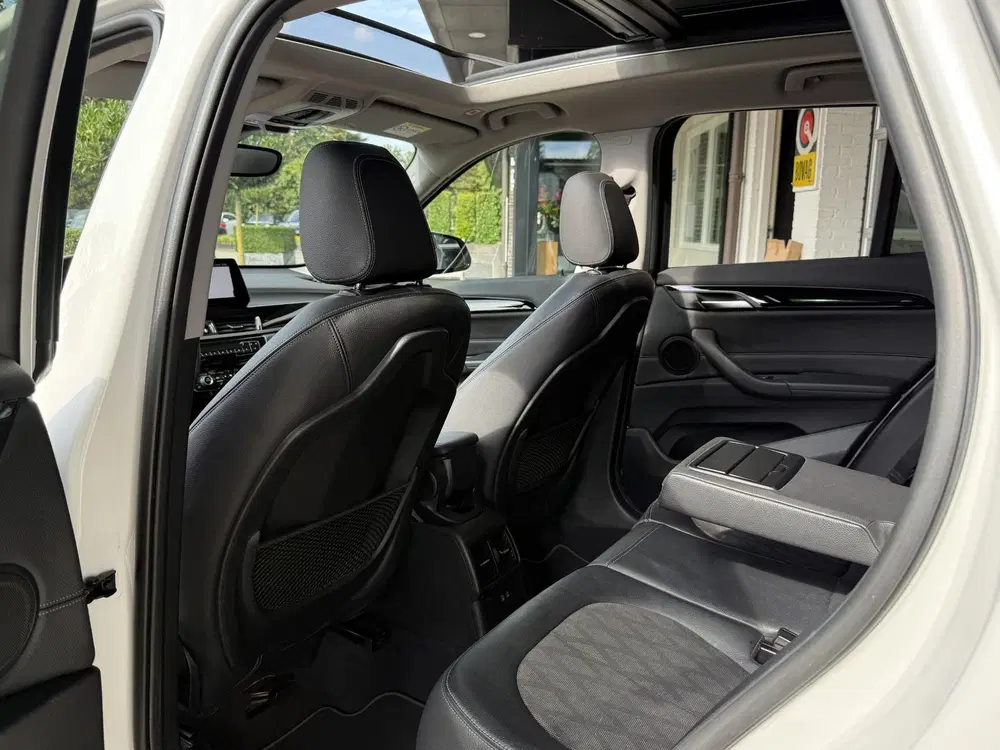 BMW X1 xDrive25i X LINE uit 2019, foto 5