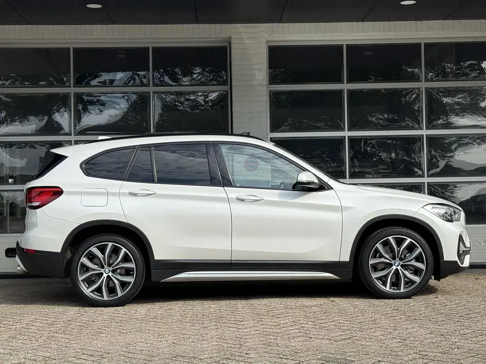 BMW X1 xDrive25i X LINE uit 2019, foto 8