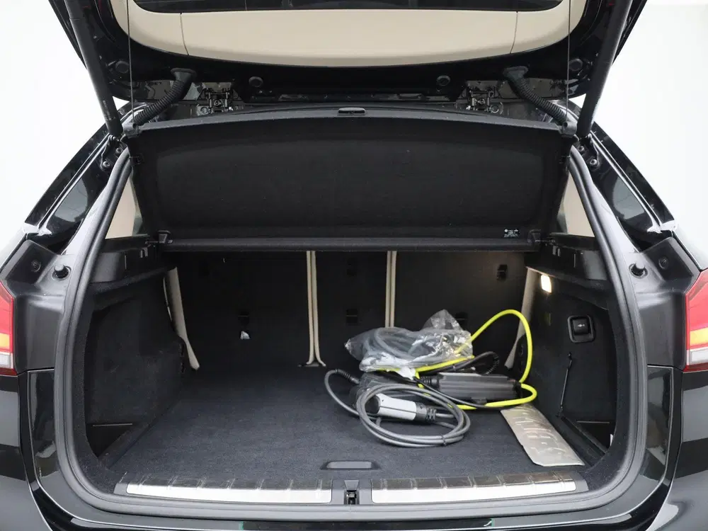 BMW X1 xDrive25e uit 2022, foto 14