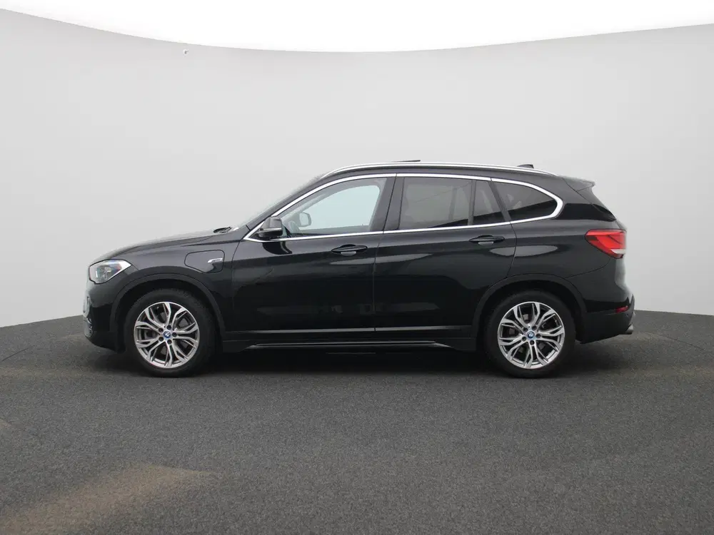 BMW X1 xDrive25e uit 2022, foto 4