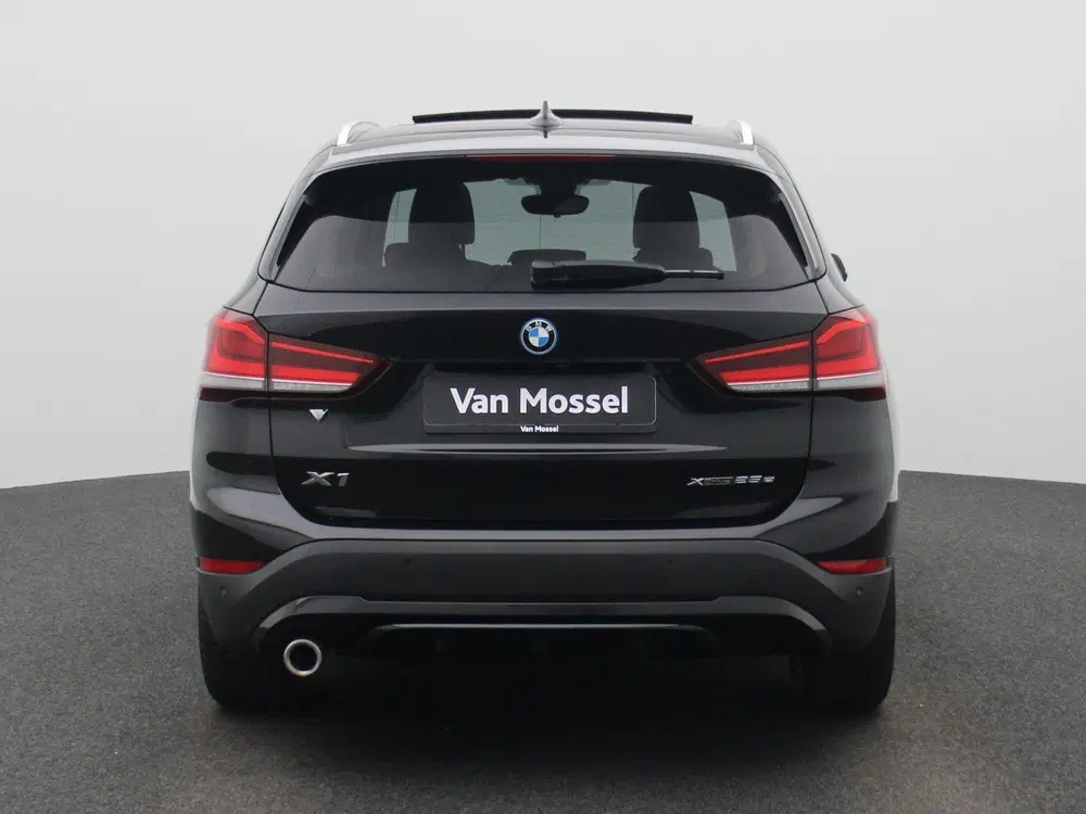 BMW X1 xDrive25e uit 2022, foto 5