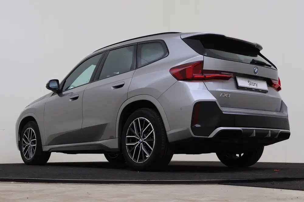 BMW iX1 eDrive20 M Sport uit 2025, foto 11
