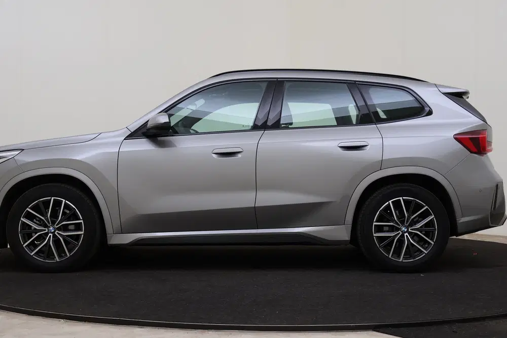 BMW iX1 eDrive20 M Sport uit 2025, foto 14