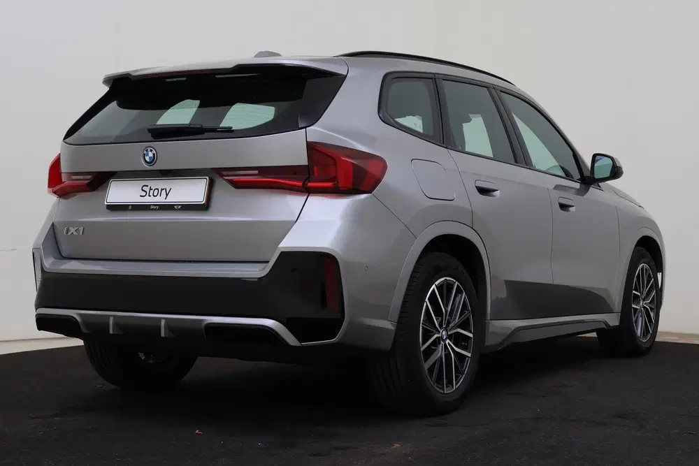 BMW iX1 eDrive20 M Sport uit 2025, foto 2