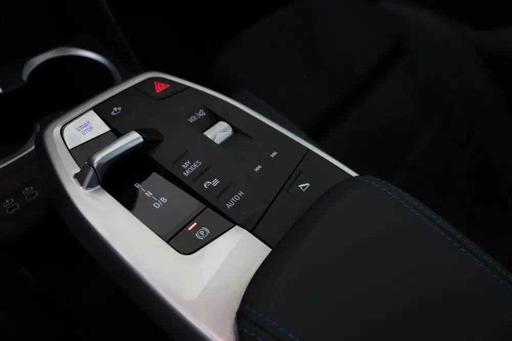 BMW iX1 eDrive20 M Sport uit 2025, foto 6