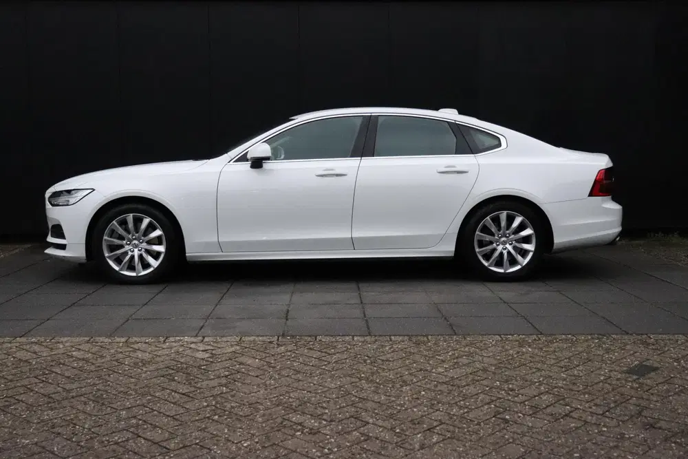 Volvo S90 2.0 T4 Momentum uit 2019, foto 2