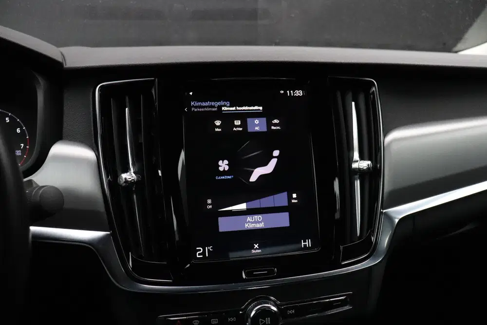 Volvo S90 2.0 T4 Momentum uit 2019, foto 9
