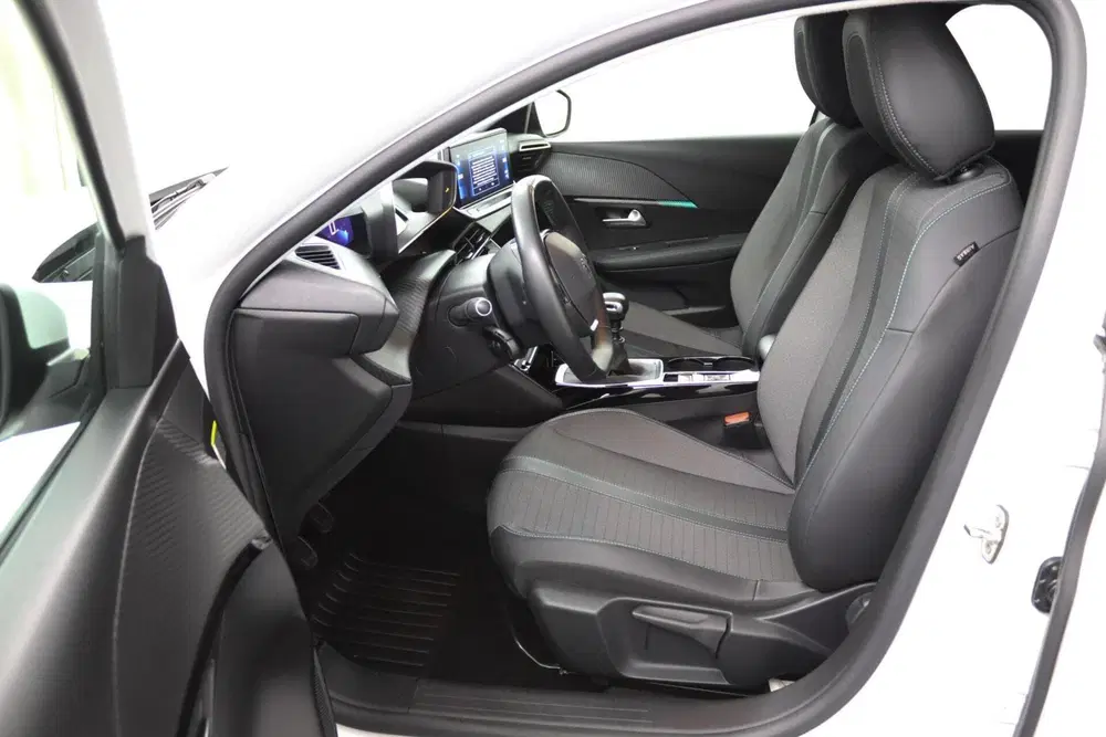 Peugeot 208 1.2 100 PK Allure Pack uit 2021, foto 4