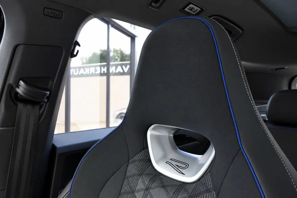 Volkswagen Tiguan 1.5 eTSI R-Line Business PANO KEYLESS H&K uit 2024, foto 12