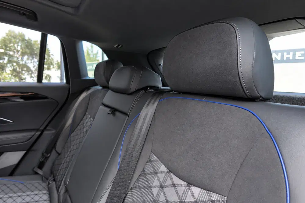 Volkswagen Tiguan 1.5 eTSI R-Line Business PANO KEYLESS H&K uit 2024, foto 8