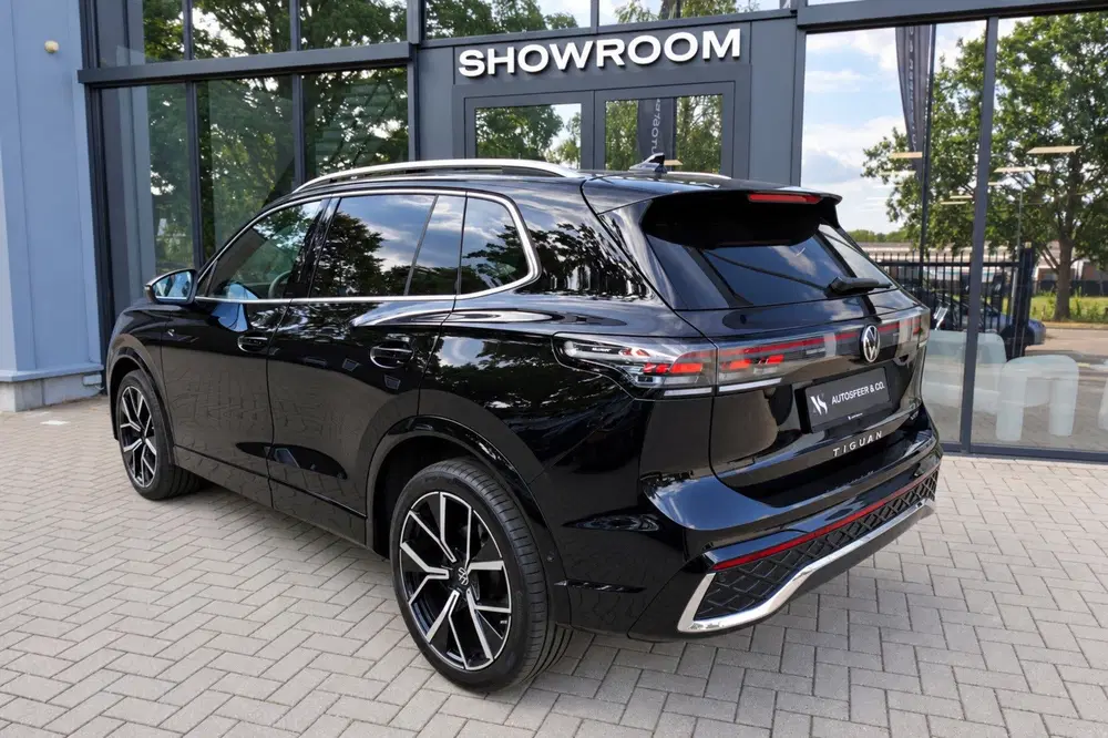 Volkswagen Tiguan 1.5 eTSI R-Line Business PANO KEYLESS H&K uit 2024, foto 9