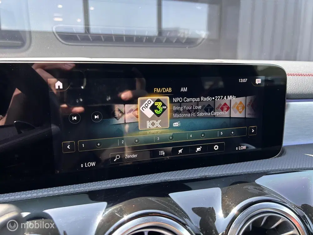 Mercedes-Benz CLA Mercedes CLA-klasse Shooting Brake AMG 35 uit 2020, foto 13