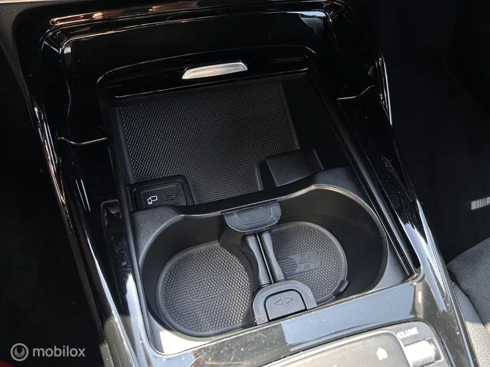 Mercedes-Benz CLA Mercedes CLA-klasse Shooting Brake AMG 35 uit 2020, foto 15