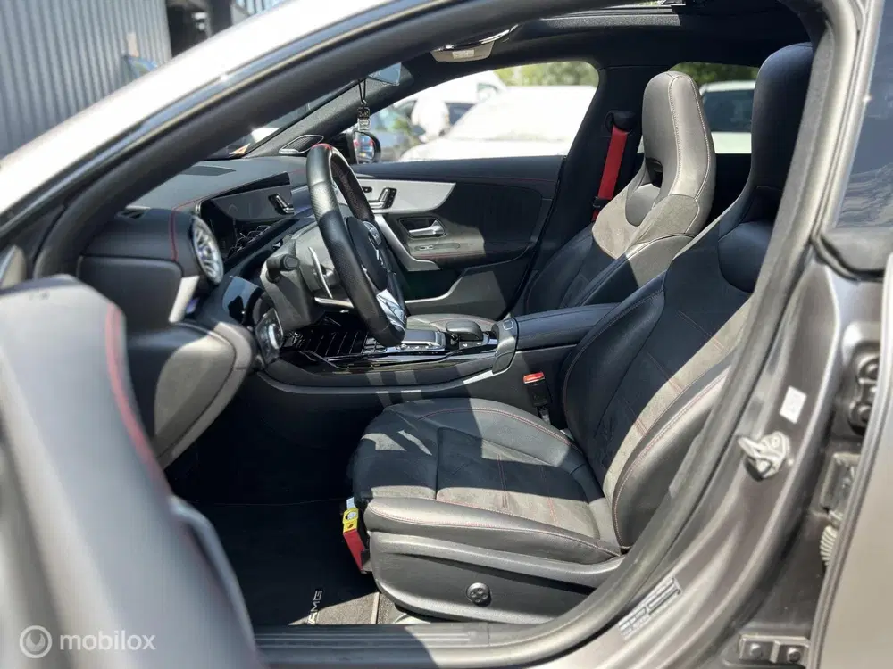 Mercedes-Benz CLA Mercedes CLA-klasse Shooting Brake AMG 35 uit 2020, foto 5