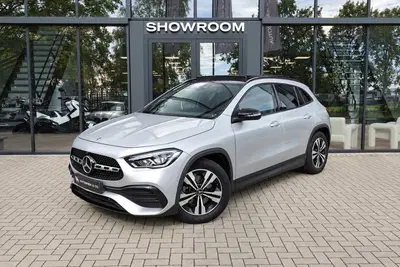 Mercedes-Benz GLA 220 d PANO KEYLESS SFEER uit 2023