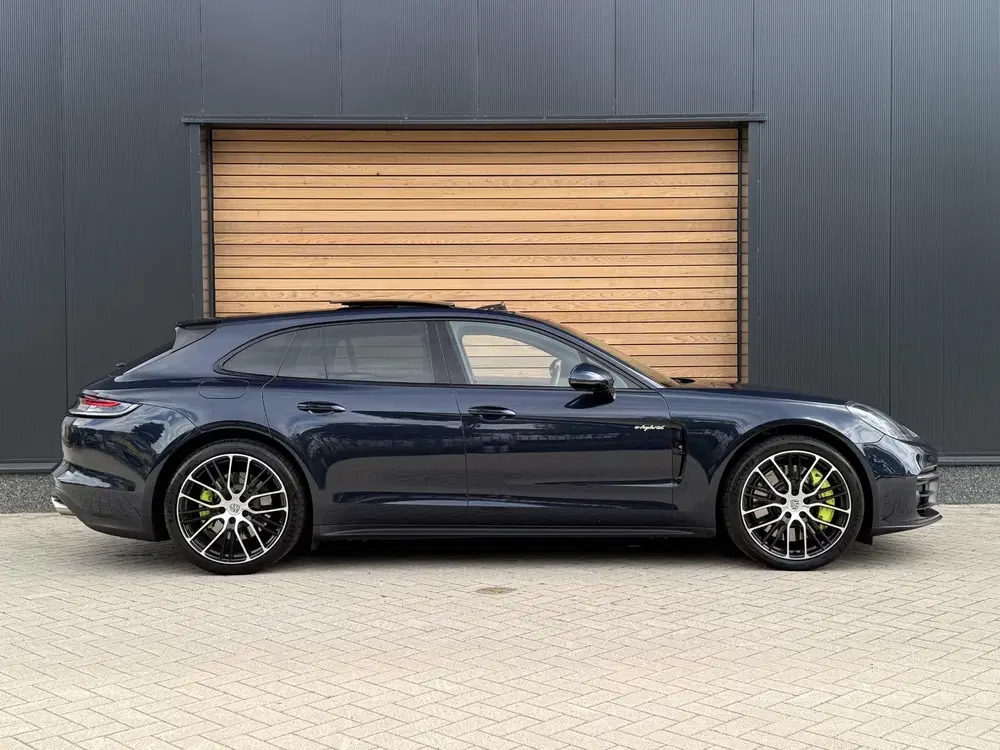 Porsche Panamera Sport Turismo 2.9 4S E-Hybrid SPORTUITLAAT uit 2021, foto 2
