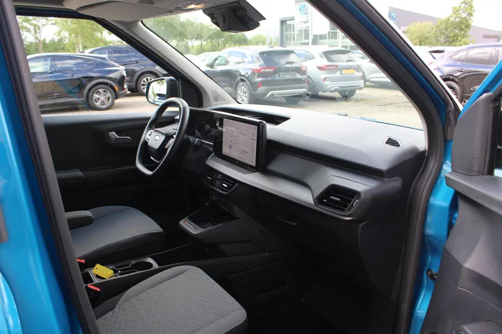 Ford Transit Courier Limited 44 kWh uit 2025, foto 10