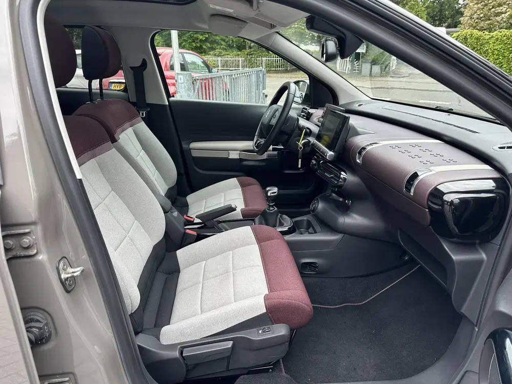 Citroën C4 Cactus Citroen C4 Cactus 1.2 PureTech 130PK Shine uit 2019, foto 13