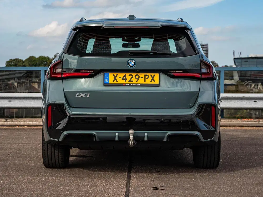 BMW iX1 eDrive20 67 kWh M Sport uit 2024, foto 6