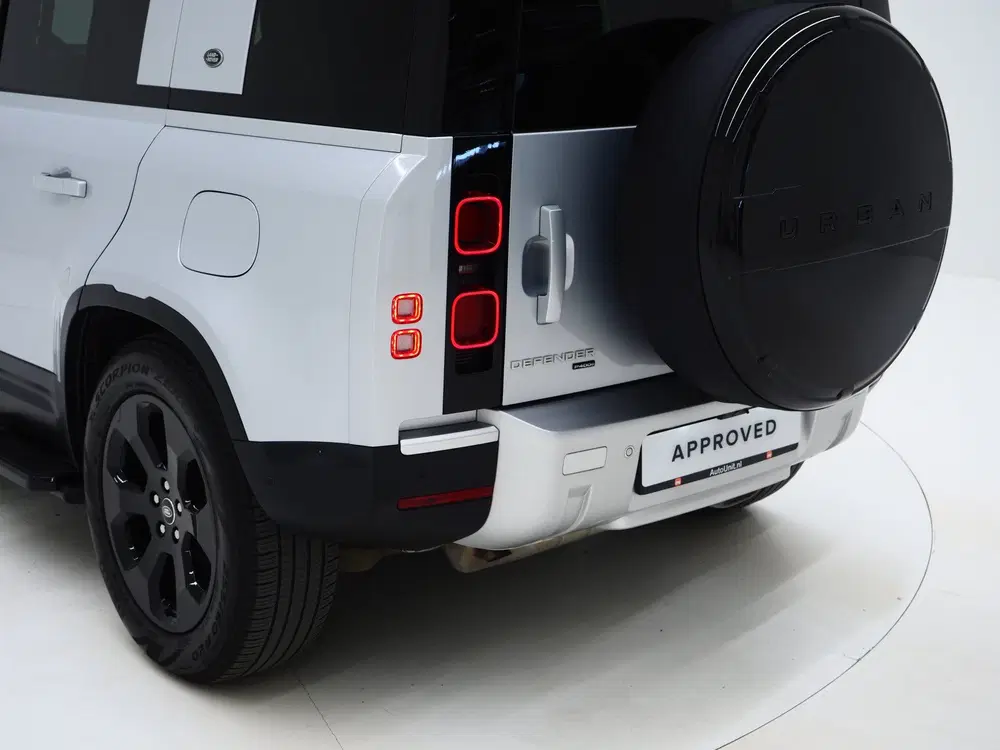 Land Rover Defender 2.0 P400e 110 uit 2021, foto 13