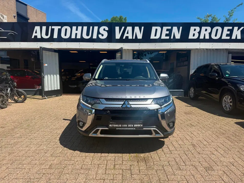Mitsubishi Outlander 2.0 Instyle+ 4WD uit 2019, foto 7
